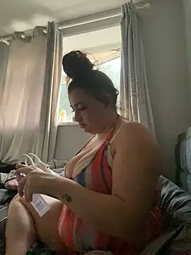 MadelineLeah online show from July 5, 7:54 pm