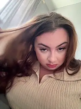 MadelineLeah online show from June 9, 6:31 pm