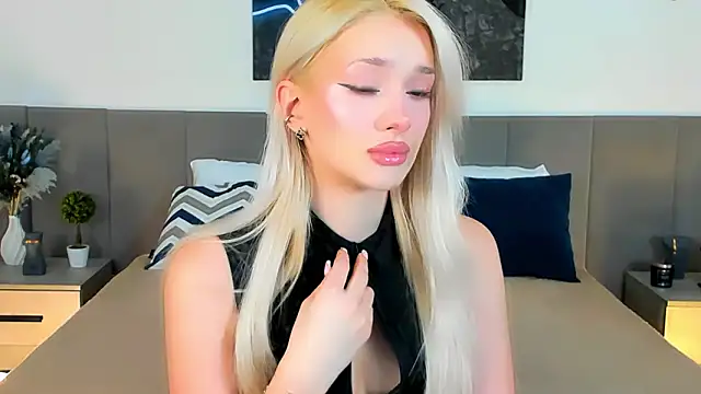 SugarWhisper online show from March 7, 5:07 pm