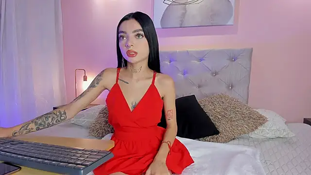 Snapshot of scarlettvelvet_ chatting on October 3, 12:50 pm scarlettvelvet online show from October 3, 12:50 pm