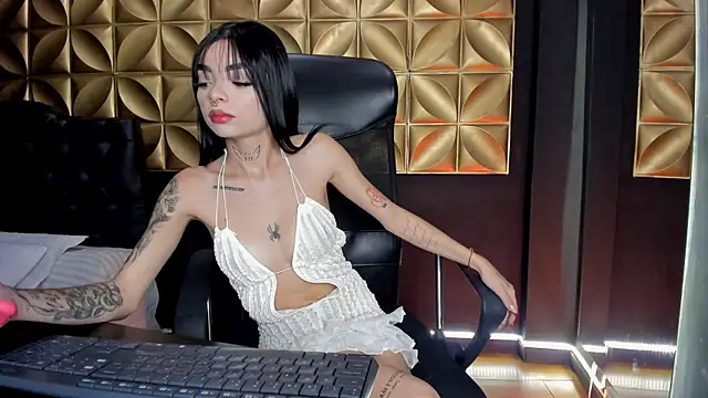 scarlettvelvet  online show from November 27, 2:39 pm