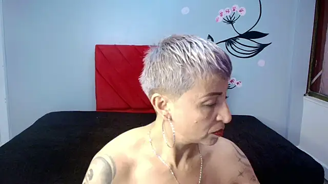 Snapshot of Charlotte__Gray chatting on November 7, 12:21 pm Charlotte Gray online show from November 7, 12:21 pm