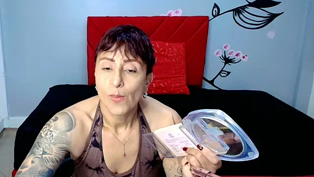 Charlotte  Gray online show from October 11, 12:28 pm