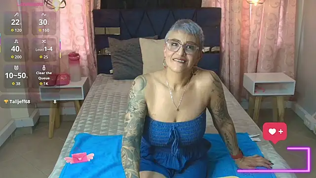 Snapshot of Charlotte__Gray chatting on December 3, 7:57 pm Charlotte Gray online show from December 3, 7:57 pm