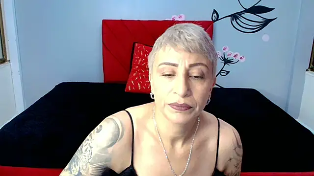 Snapshot of Charlotte__Gray chatting on November 1, 12:21 pm Charlotte Gray online show from November 1, 12:21 pm