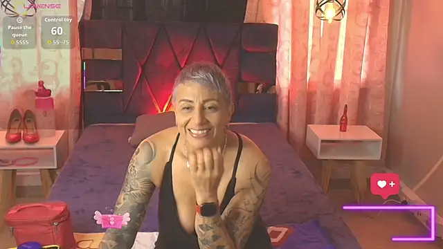 Snapshot of Charlotte__Gray chatting on November 21, 12:48 pm Charlotte Gray online show from November 21, 12:48 pm