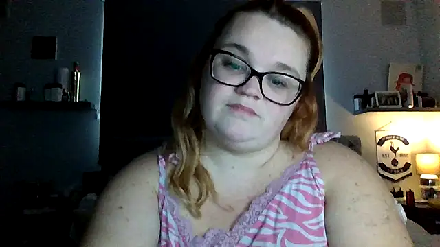 Snapshot of Curvy-AmyX chatting on October 19, 1:25 pm Curvy-AmyX online show from October 19, 1:25 pm