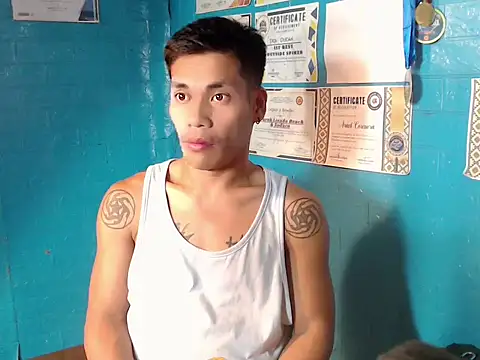 Snapshot of Cute_Lucas chatting on October 20, 3:23 pm Cute Lucas online show from October 20, 3:23 pm