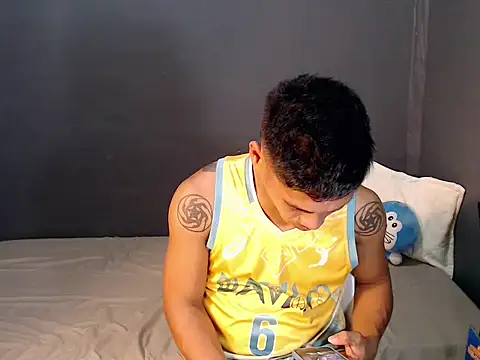 Snapshot of Cute_Lucas chatting on October 7, 5:52 am Cute Lucas online show from October 7, 5:52 am