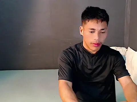 Snapshot of Cute_Lucas chatting on October 13, 2:13 am Cute Lucas online show from October 13, 2:13 am