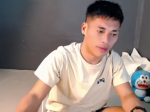 Snapshot of Cute_Lucas chatting on October 15, 4:37 pm Cute Lucas online show from October 15, 4:37 pm