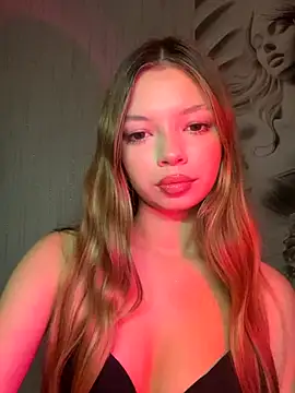 Snapshot of _Siennaaa_ chatting on October 6, 7:47 pm Siennaaa online show from October 6, 7:47 pm