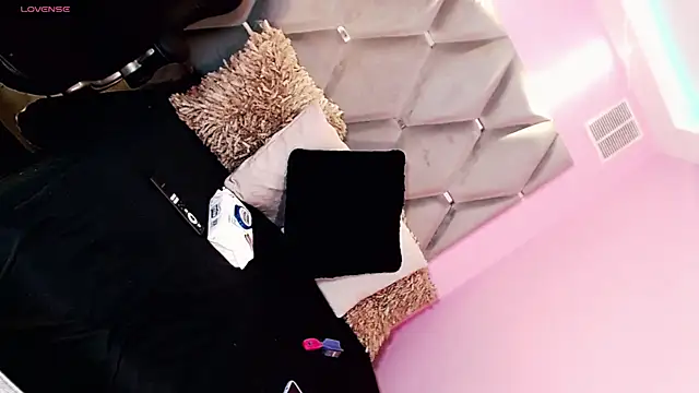 Snapshot of Miranda_Collins chatting on November 25, 11:10 am Miranda Collins online show from November 25, 11:10 am