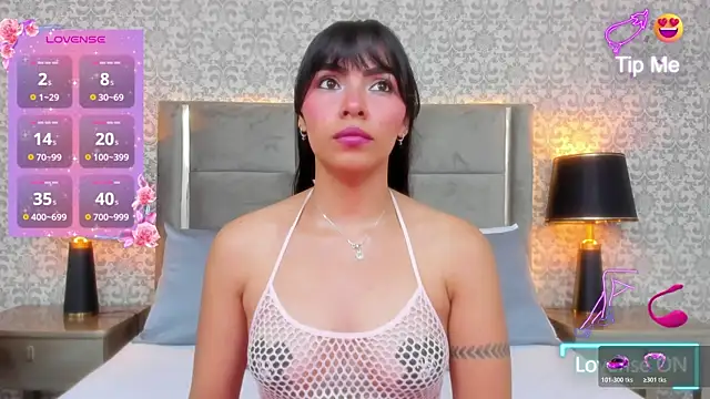 Snapshot of KoralBlum chatting on November 6, 1:31 am KoralBlum online show from November 6, 1:31 am