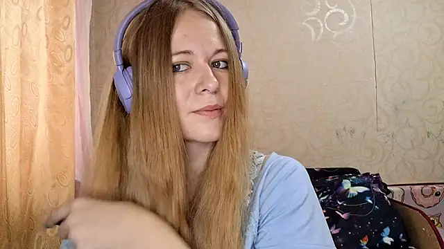 Snapshot of Marry_Wild chatting on October 6, 6:58 am Marry Wild online show from October 6, 6:58 am