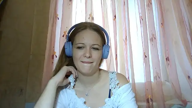 Snapshot of Marry_Wild chatting on October 2, 9:01 am Marry Wild online show from October 2, 9:01 am