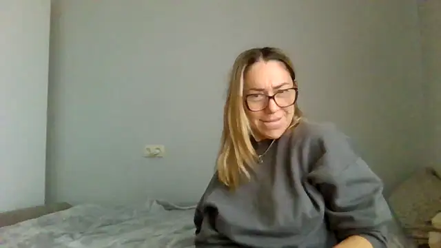 Kinky21 online show from October 8, 9:44 am