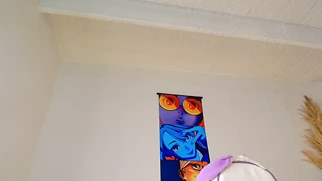 Bennuluspeach  online show from March 17, 12:08 pm