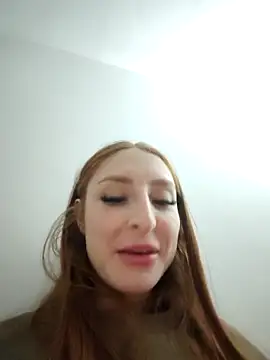 Bennuluspeach  online show from April 19, 3:40 am