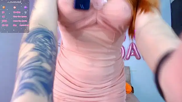 Bennuluspeach  online show from December 22, 12:49 pm