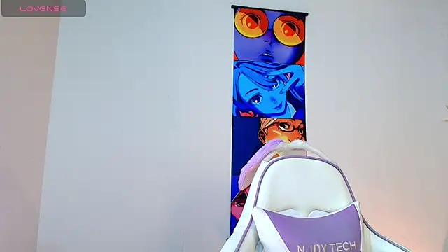 Bennuluspeach  online show from March 23, 12:05 pm