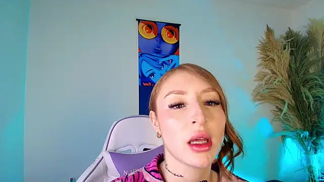 Bennuluspeach  online show from May 25, 11:09 am