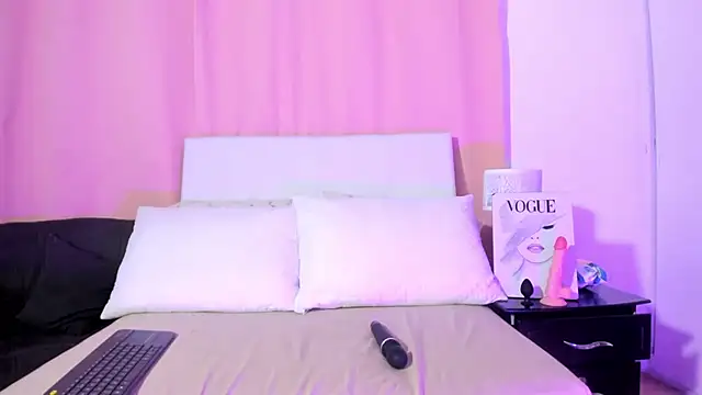 Celeeste Rose online show from November 6, 7:07 pm