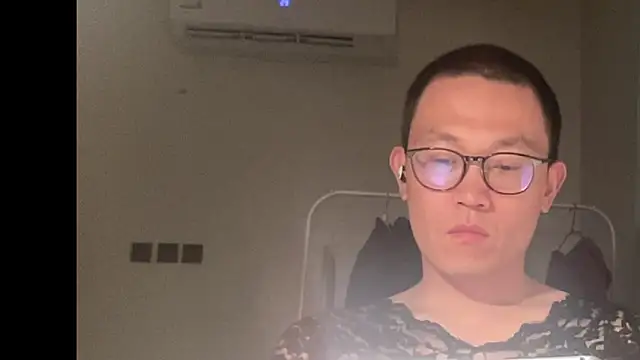 Snapshot of yewuzhibb chatting on September 30, 8:26 pm yewuzhibb online show from September 30, 8:26 pm