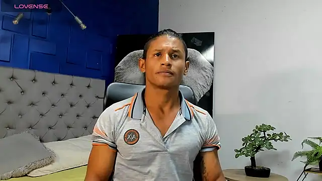 Snapshot of casike1 chatting on October 15, 5:28 am casike1 online show from October 15, 5:28 am