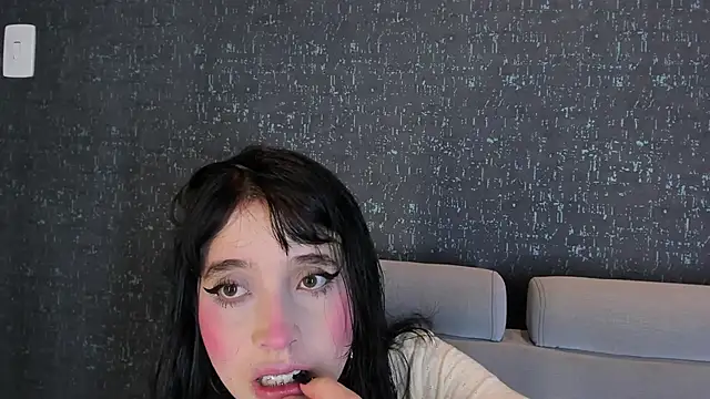 MeganR  online show from April 25, 11:24 am