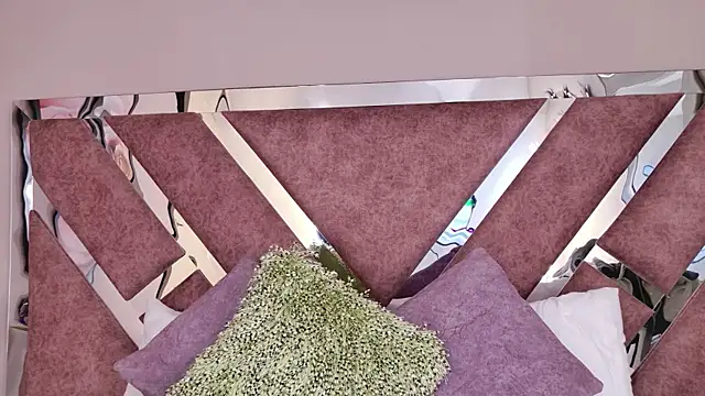 MeganR  online show from February 28, 11:21 am