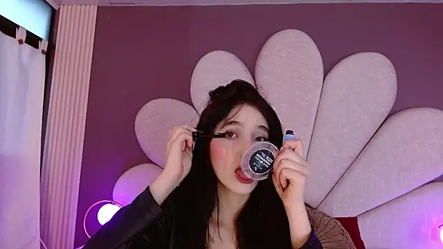 MeganR  online show from May 4, 11:13 am