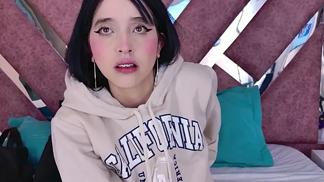 MeganR  online show from March 26, 11:30 am