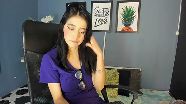 MeganR  online show from March 20, 11:22 am