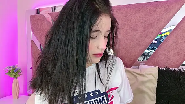 MeganR  online show from April 1, 3:30 am