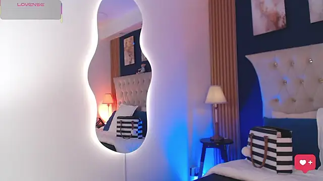 Snapshot of GloryShine chatting on February 10, 12:48 pm GloryShine online show from February 10, 12:48 pm