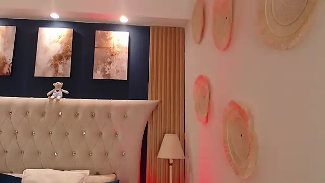 Snapshot of GloryShine chatting on February 24, 12:28 pm GloryShine online show from February 24, 12:28 pm