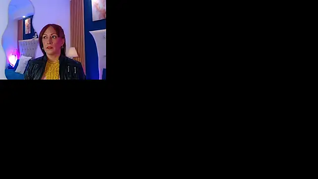 Snapshot of GloryShine chatting on February 11, 12:38 pm GloryShine online show from February 11, 12:38 pm