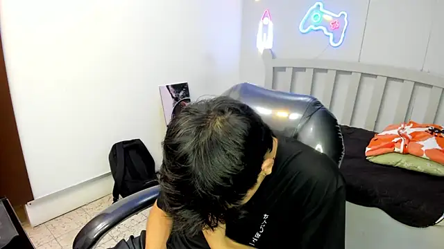 Snapshot of StiwenTwink chatting on November 29, 7:47 pm StiwenTwink online show from November 29, 7:47 pm