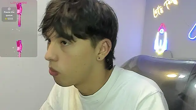 StiwenTwink online show from January 15, 8:23 pm