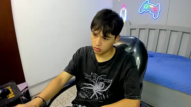 Snapshot of StiwenTwink chatting on November 24, 1:55 pm StiwenTwink online show from November 24, 1:55 pm