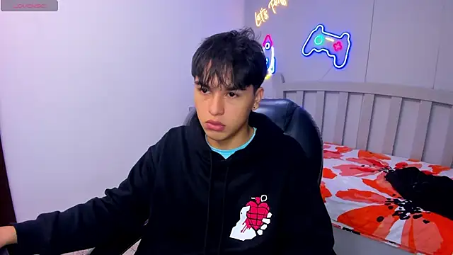 Snapshot of StiwenTwink chatting on October 13, 1:56 pm StiwenTwink online show from October 13, 1:56 pm