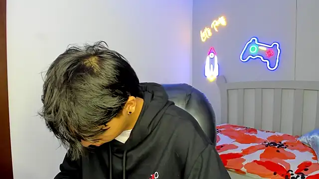 Snapshot of StiwenTwink chatting on October 22, 2:16 pm StiwenTwink online show from October 22, 2:16 pm