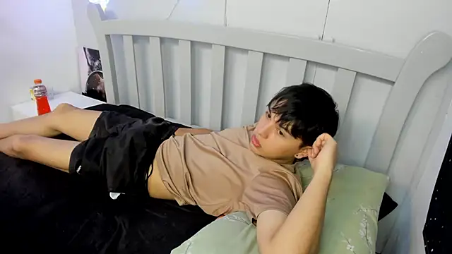 Snapshot of StiwenTwink chatting on November 27, 2:39 pm StiwenTwink online show from November 27, 2:39 pm