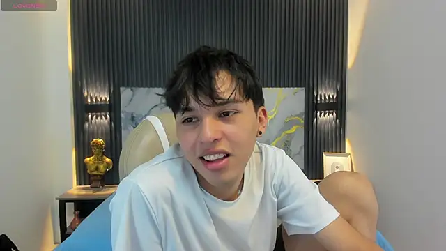 Snapshot of StiwenTwink chatting on October 21, 4:39 pm StiwenTwink online show from October 21, 4:39 pm