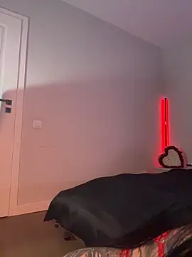 Niinarosee online show from April 9, 6:36 pm