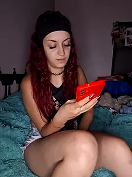 Snapshot of Sweetredevil chatting on January 8, 3:34 am Sweetredevil online show from January 8, 3:34 am