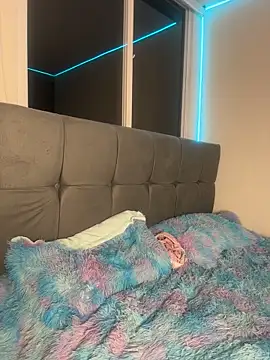 Snapshot of yokaibellax chatting on November 6, 12:58 am yokaibellax online show from November 6, 12:58 am