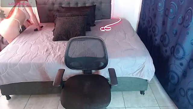 Antonella  b online show from December 1, 1:56 pm