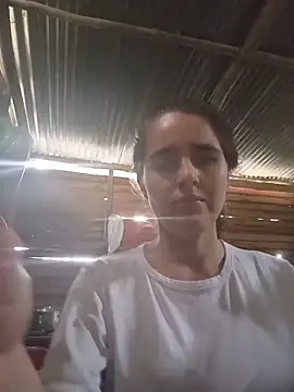 Snapshot of antonellahotimida chatting on May 21, 5:32 pm antonellahotimida online show from May 21, 5:32 pm